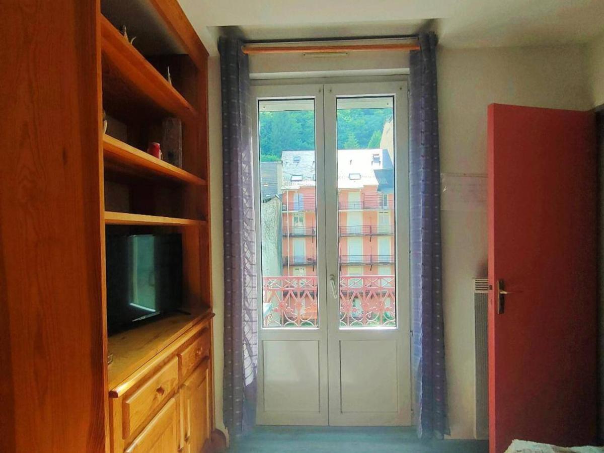 Appartement Centre-Ville 4/6 Pers, 3E Etage, Cuisine Equipee, Parking Gratuit, Linge En Supplement - Fr-1-234-228 Cauterets Buitenkant foto
